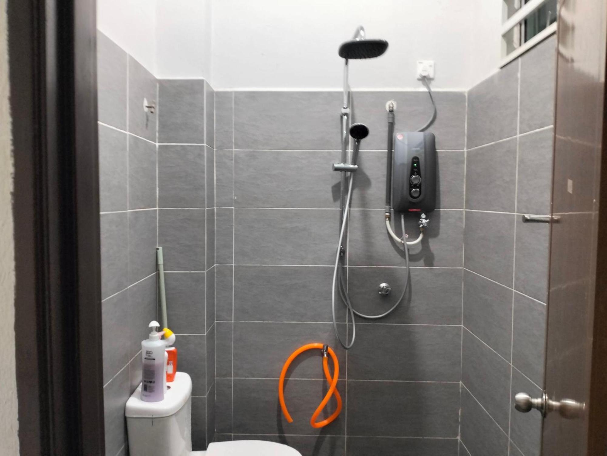 D'Sara Homestay Fully Furnished 3 Bedrooms All Aircond 2 Miles Centre Chukai エクステリア 写真